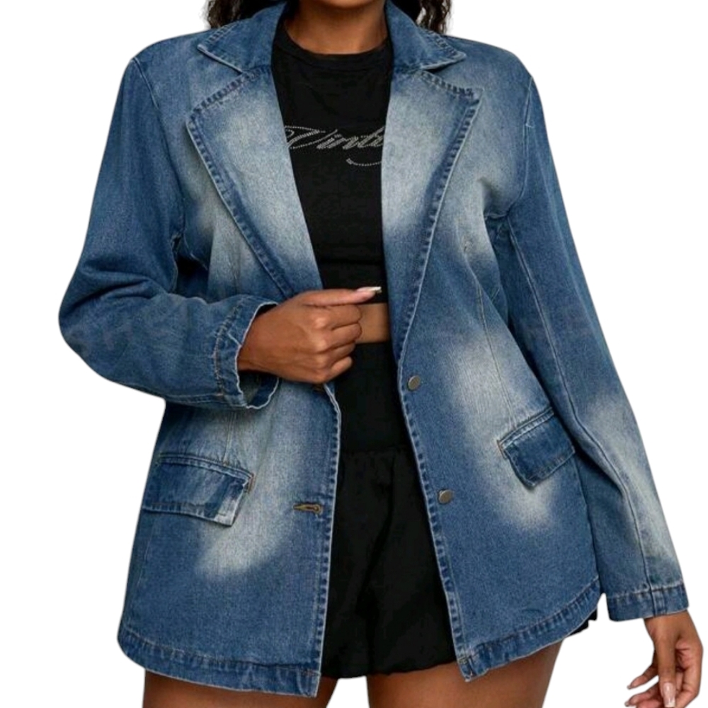 New denim blazer with functional pockets